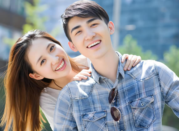 婚姻的殿堂里，男女共同缔造着情感的港湾