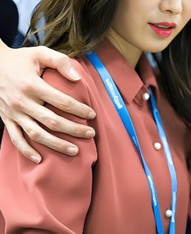 离婚一方出轨需要赔偿吗